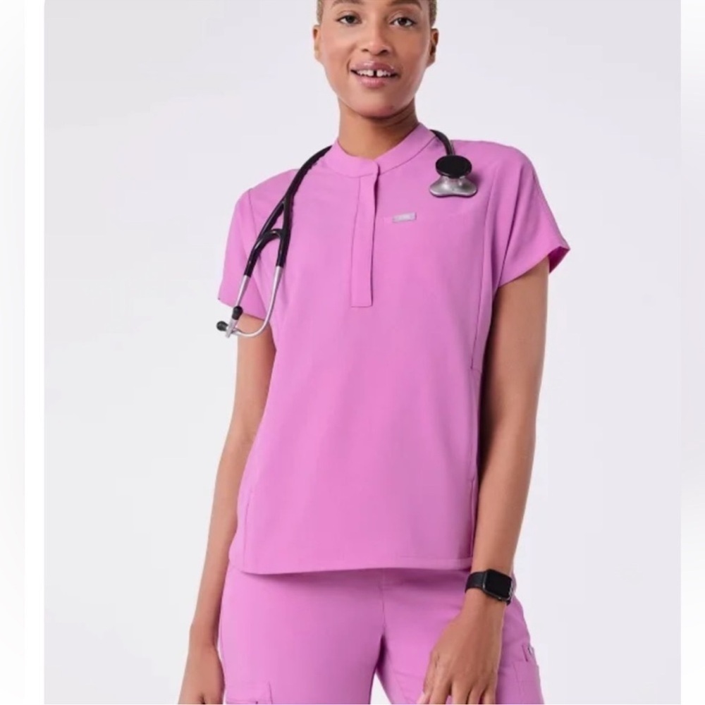 NWT FIGS Women's Montex Classic Scrub
Top size xl